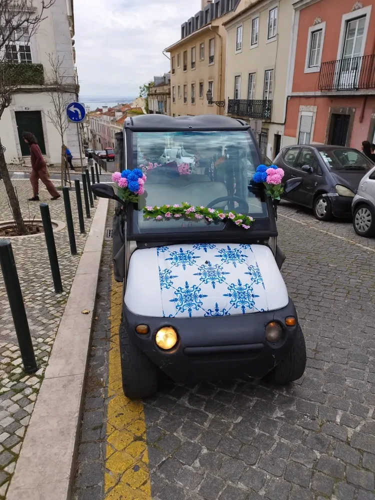 Lisbonne Authentique — balade en tuk-tuk à Lapa, Estrela et Campo de Ourique